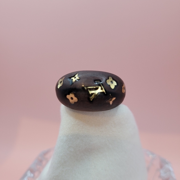 Louis Vuitton Wood and Gold ring - Picture 1 of 8